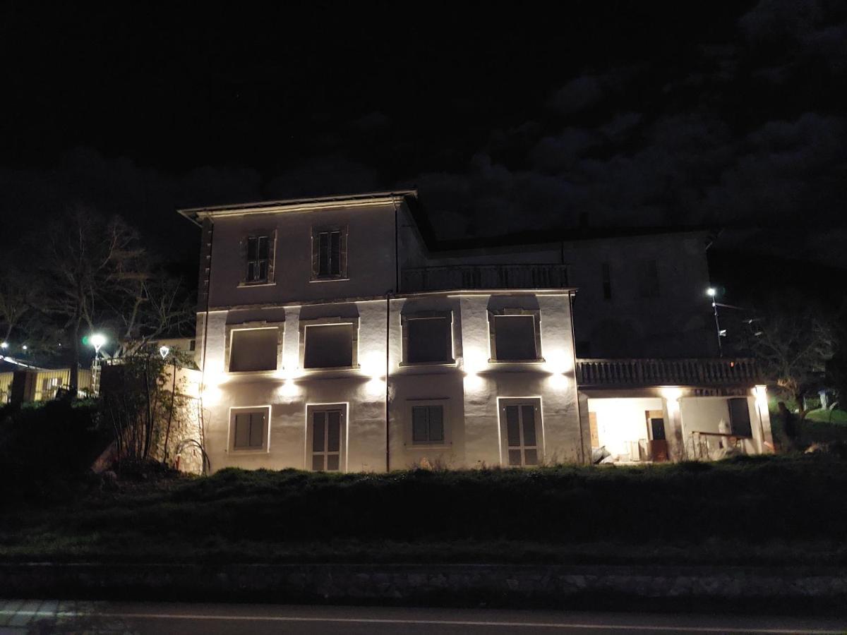 La Casa Del Mago Camere E Appartamenti Pissignano المظهر الخارجي الصورة